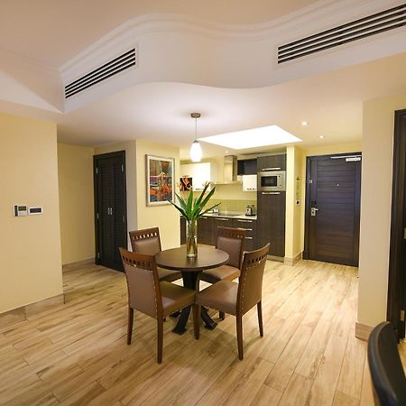 Mestil Hotel & Residences Кампала Экстерьер фото